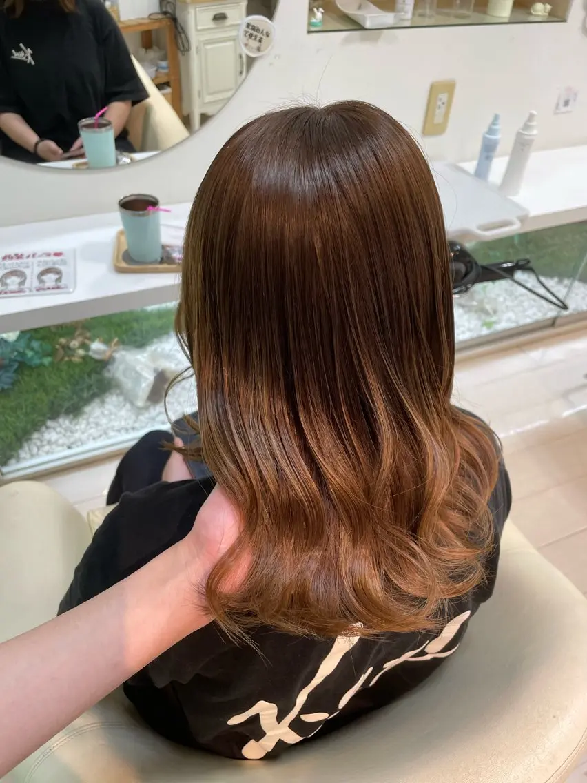 ミディアム カット ヘアカラー トリートメント miyabi/ eMuのヘアスタイル