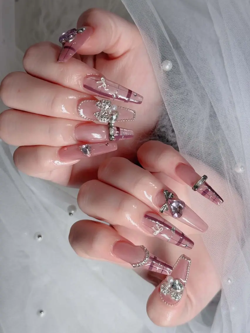 ネイル チークネイル フレンチネイル キラキラネイル 韓国ネイル マグネットネイル ハンドネイル yuuna hbabynailのネイルデザイン