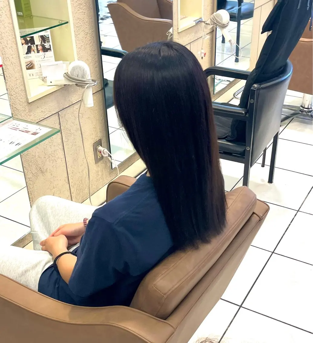 セミロング カラー ヘアカラー トリートメント 🫧透明感 ×艶🫧 吉田 陽菜のヘアスタイル