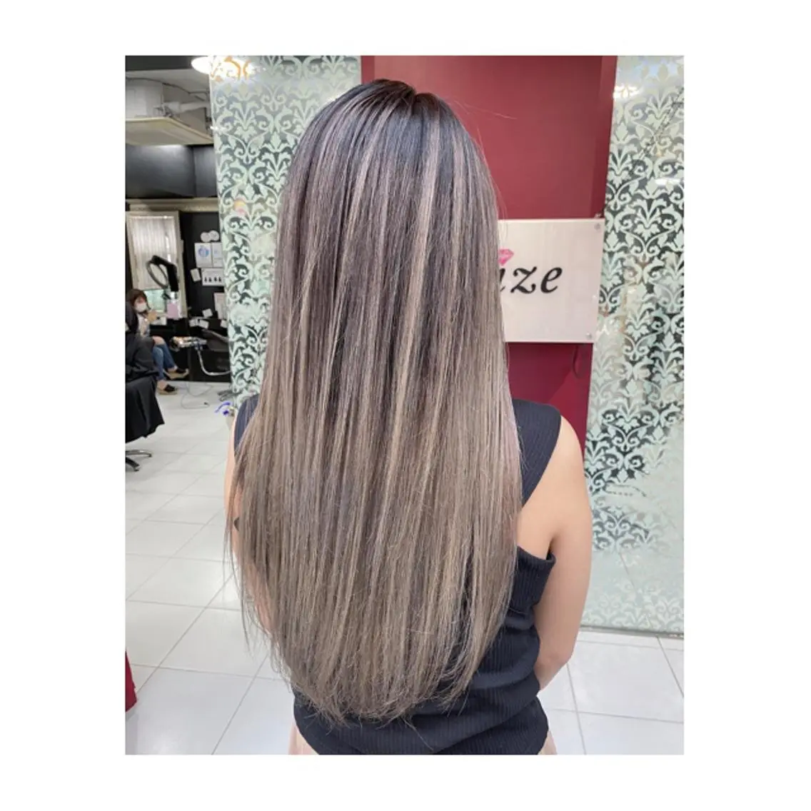 ロング レイヤーカット トップスタイリスト 小澤純一のヘアスタイル