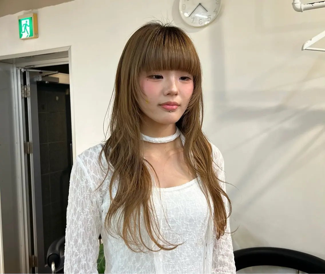 ロング カラー ベージュカラー ブリーチ レイヤーカット カット ヘアカラー トリートメント fit /HONOKAのヘアスタイル