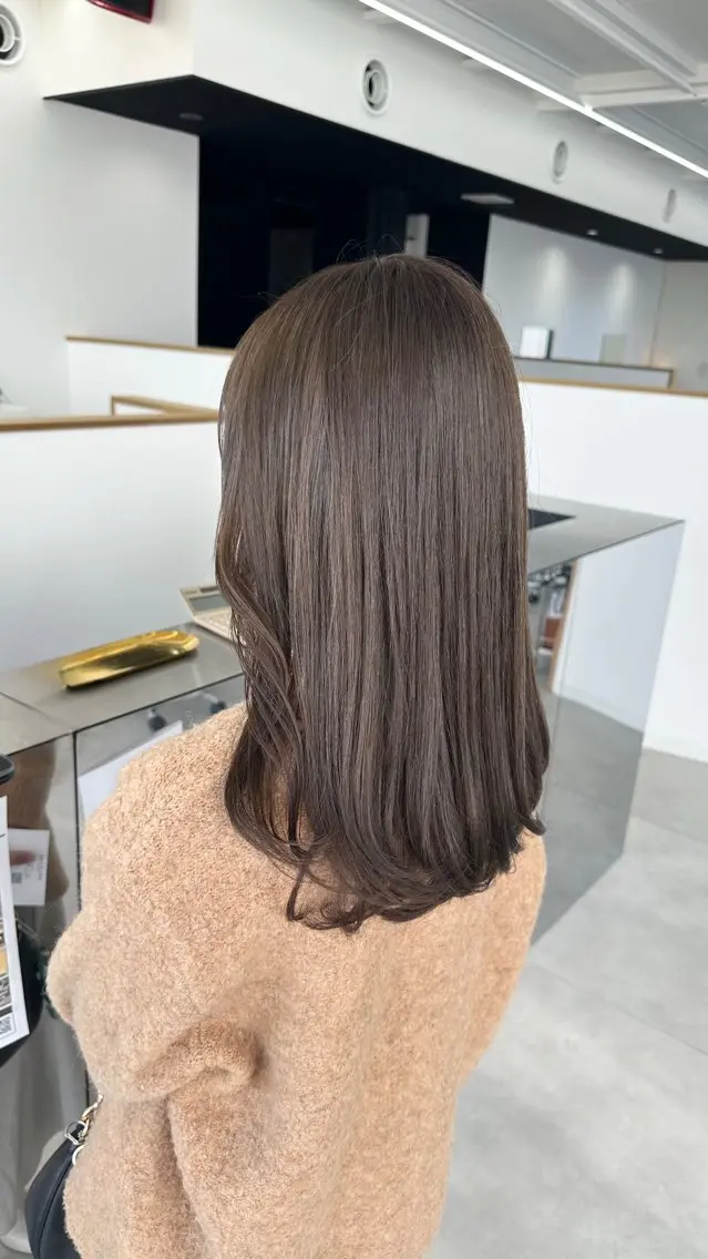 セミロング カット ヘアカラー risa | 透明感 カラー|レイヤーのヘアスタイル