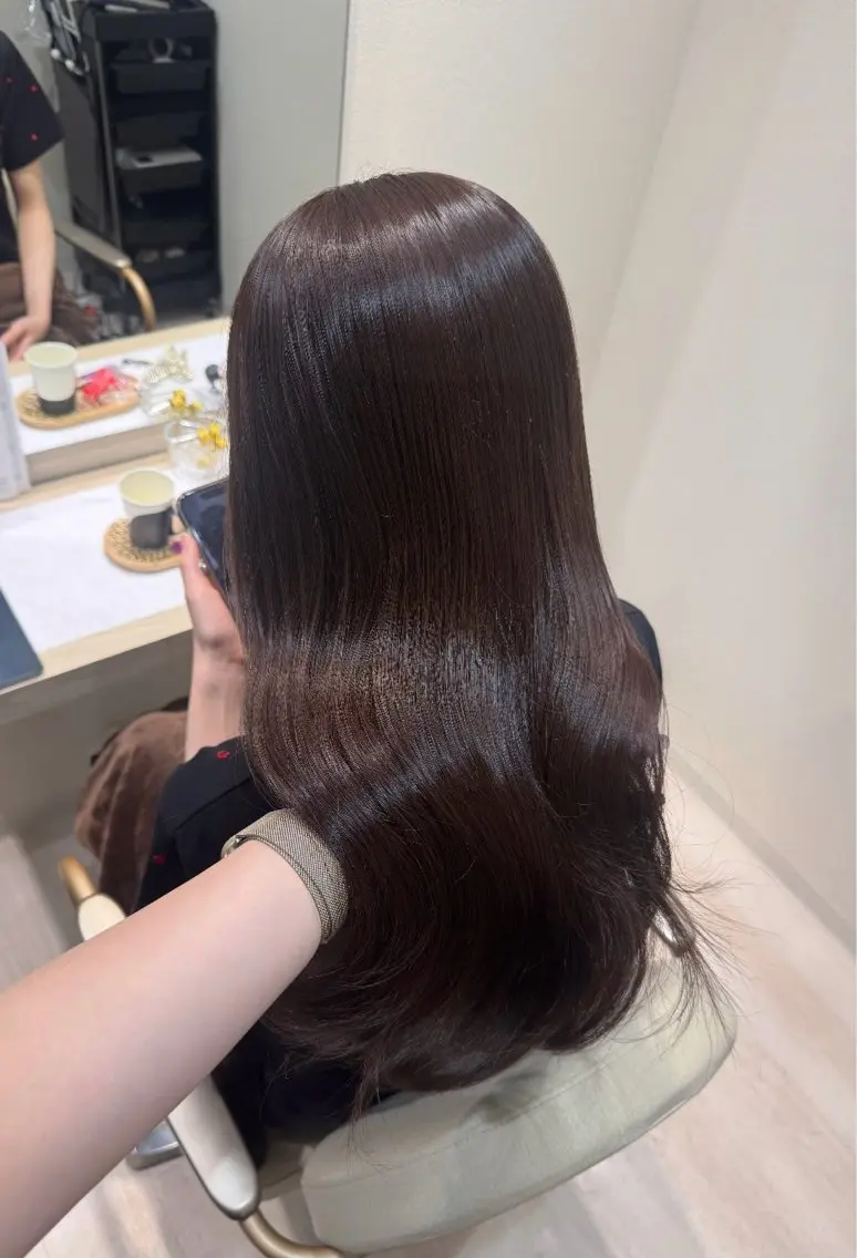 ロング カット ヘアカラー トリートメント mina .のヘアスタイル