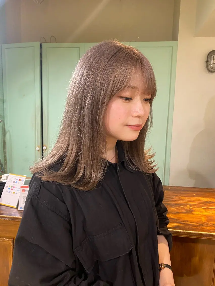 セミロング カラー ベージュカラー ブリーチ ミルクティーベージュ ブリーチなしベージュ カラー✨Takeのヘアスタイル