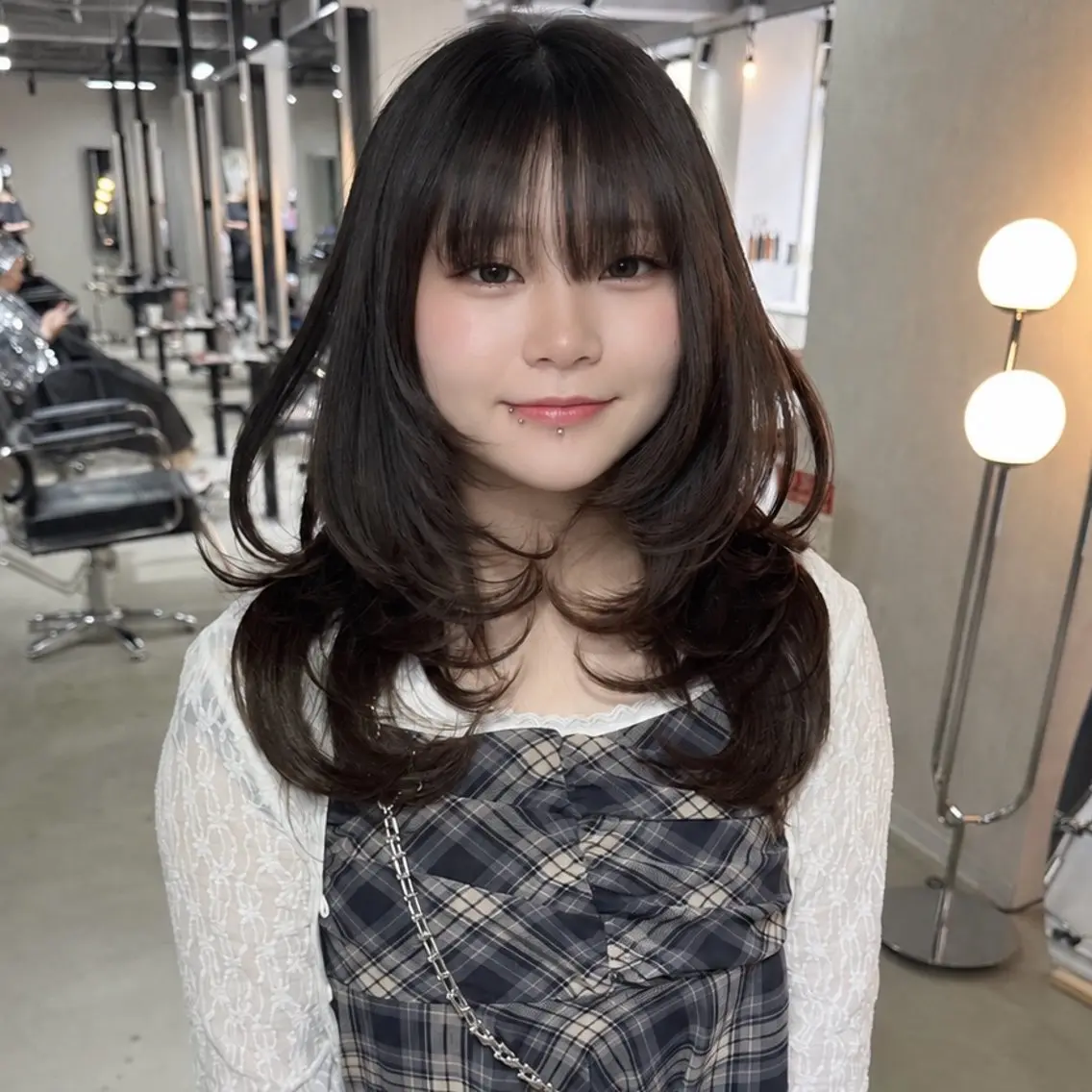 ロング くびれヘア 顔まわりレイヤー 顔周りカット 韓国風ヘア くびれレイヤー カット ヘアカラー 韓国レイヤー🇰🇷 艶髪💎renのヘアスタイル