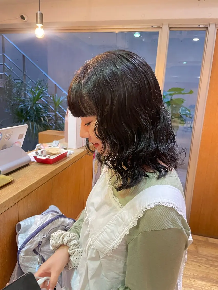 ミディアム パーマ ミディアムパーマ ボブ 伸ばしかけ パーマ レイヤー/縮毛矯正 🪄chihiroのヘアスタイル