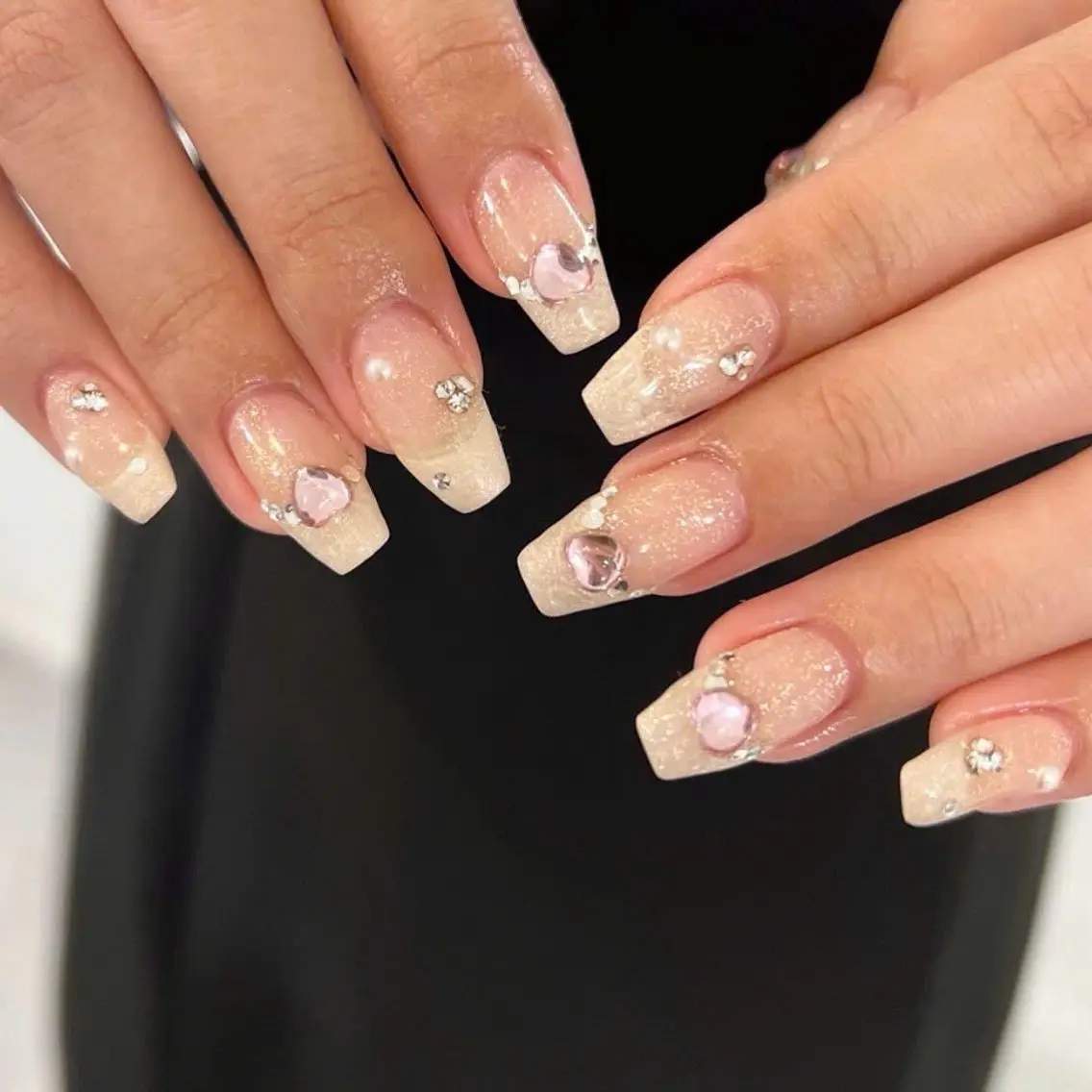 ネイル グラデーション ラメ(グリッター) マグネットネイル ミラーネイル ニュアンスネイル ハンドネイル Lumi de nailsのネイルデザイン