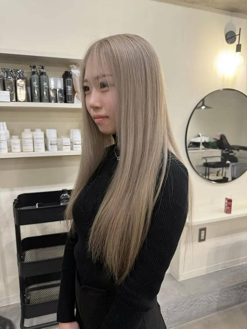 ロング カラー ブリーチ ブリーチカラー yuraraのヘアスタイル