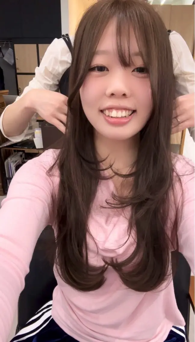 ロング カラー パーマ ヘアアレンジ メンズ キッズ カット ヘアカラー レイヤーカット／ 巻ける縮毛矯正のヘアスタイル
