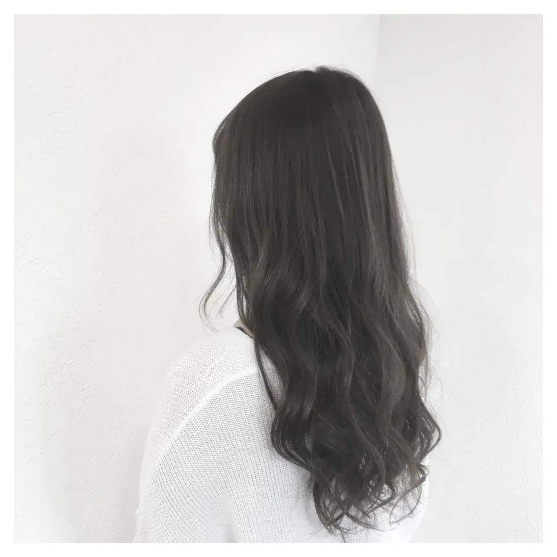 ロング カラー ブルーカラー ブルーグレー ブルーグレージュ グレージュ イルミナカラー biscohair 髪にドラマを。のヘアスタイル