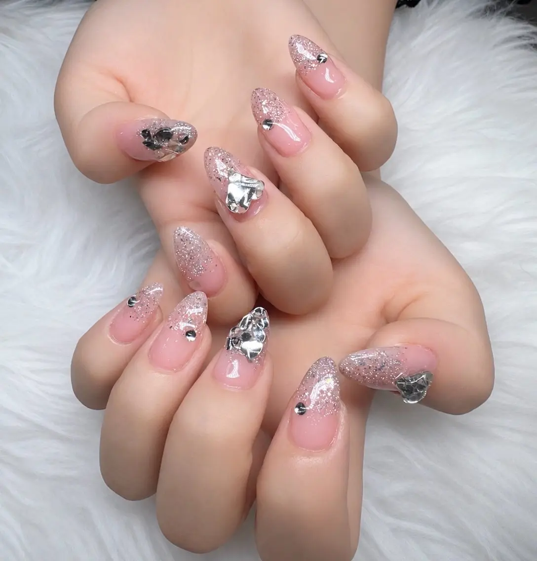 ネイル MIKA RUBY NAIL SLONのネイルデザイン