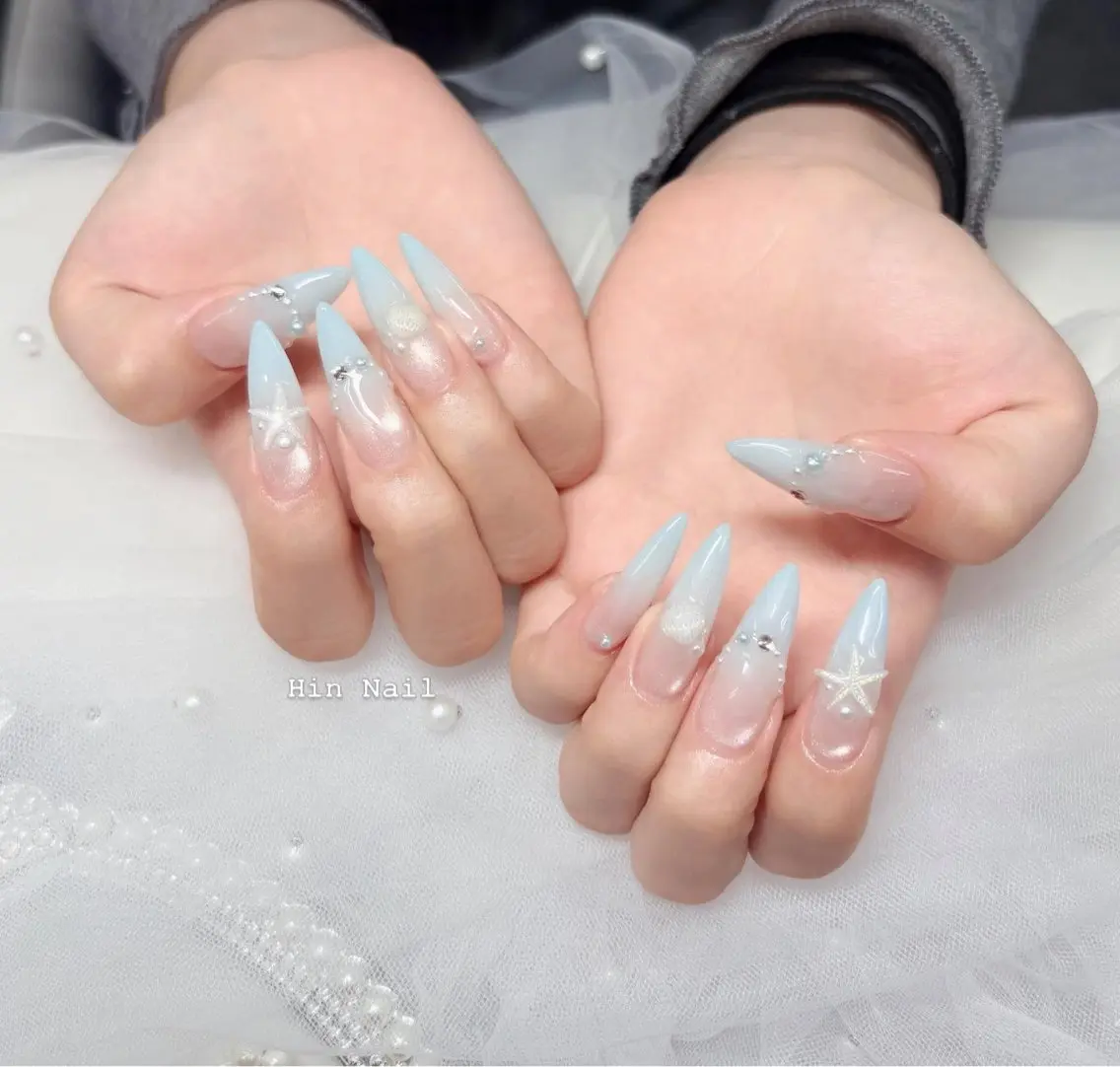 ネイル チークネイル ドット フットネイル フレンチネイル グラデーション ハンドネイル HIN NAILのネイルデザイン