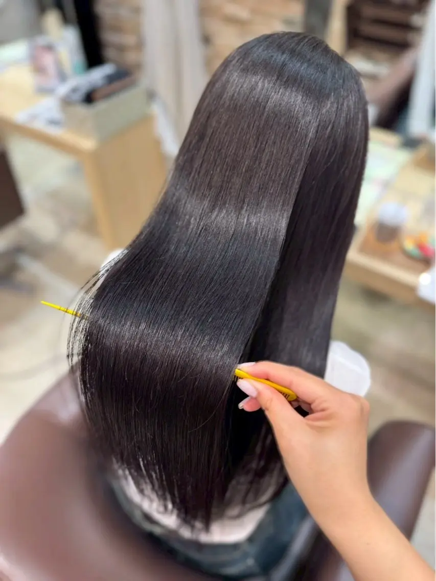 ロング カット 縮毛矯正 トリートメント 秋野 睦実のヘアスタイル
