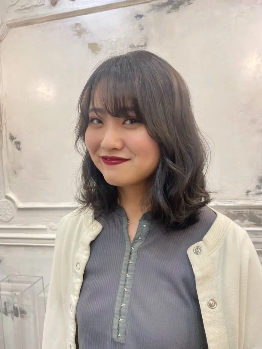 ミディアム ボブ・カラー 琴音のヘアスタイル