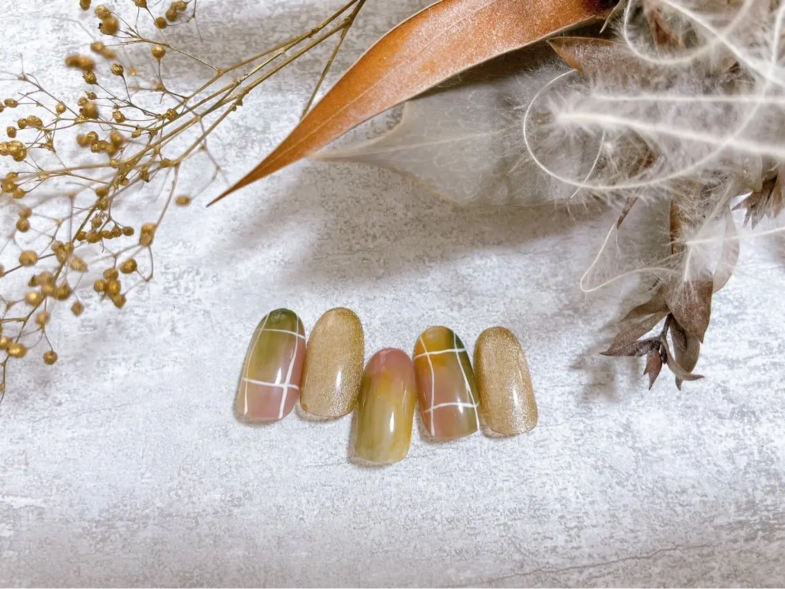 ネイル オーロラネイル フットネイル フレンチネイル ジェルネイル マグネットネイル ハンドネイル kiki nail &brow二子玉川のネイルデザイン