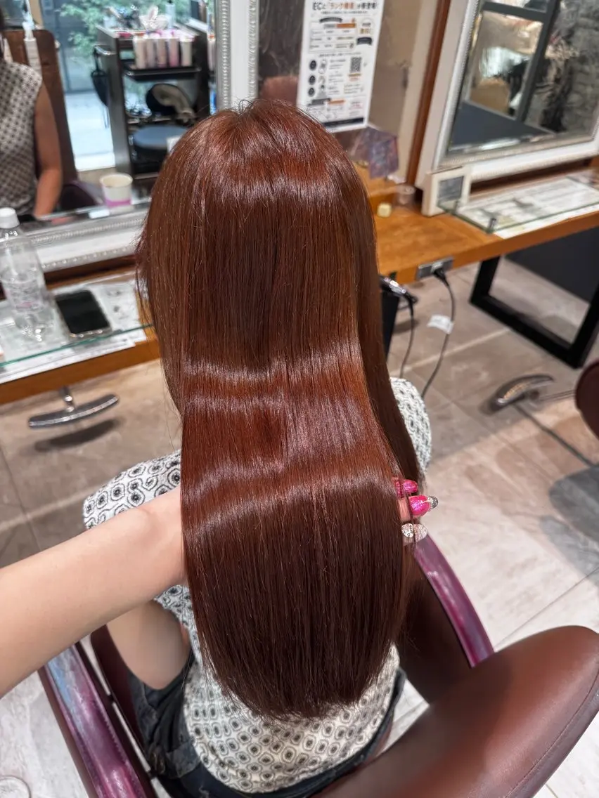 ロング カラー 三留 愛未のヘアスタイル