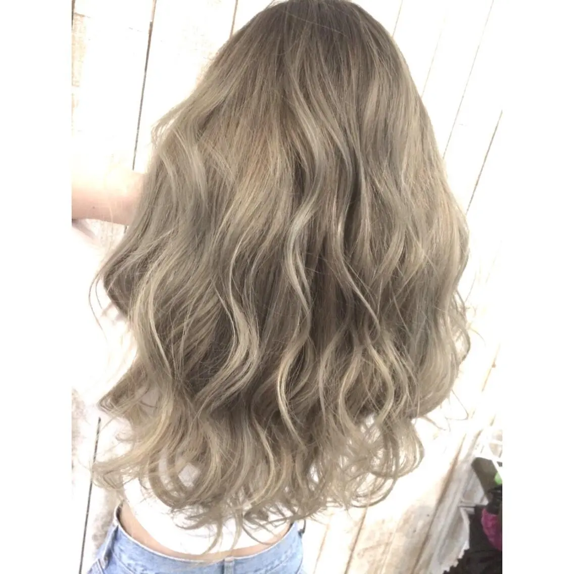 ロング カラー バレイヤージュ ベージュカラー レイヤーカット カット ヘアカラー トリートメント 井上 一平のヘアスタイル