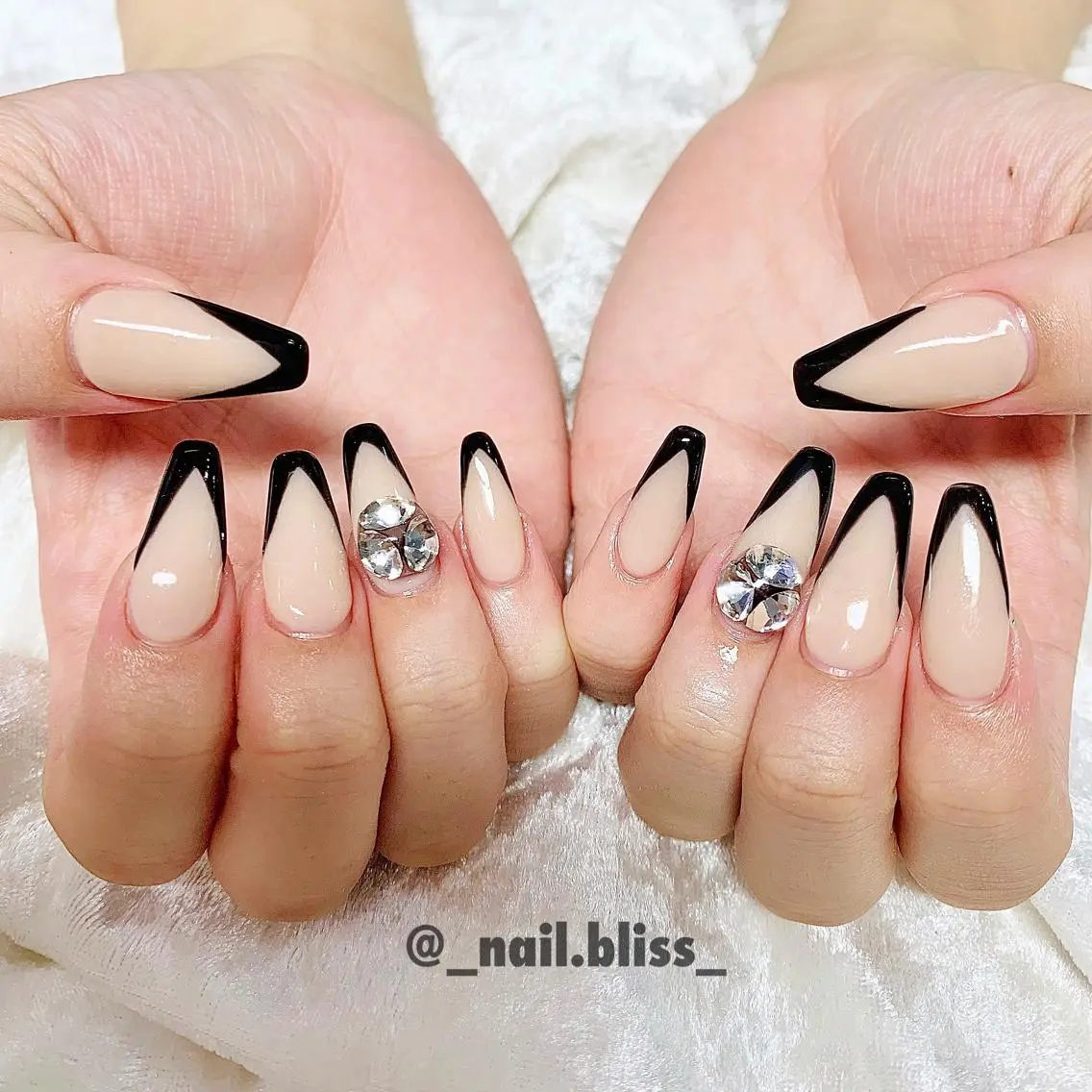 ネイル フレンチネイル ハンドネイル NAIL BLISSのネイルデザイン