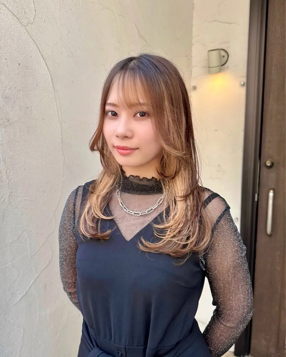 ロング カラー ブリーチ ケアブリーチ ダブルカラー インナーカラー レイヤーカット カット ヘアカラー トリートメント インナーカラー/レイ ヤーカット♡/マキシのヘアスタイル