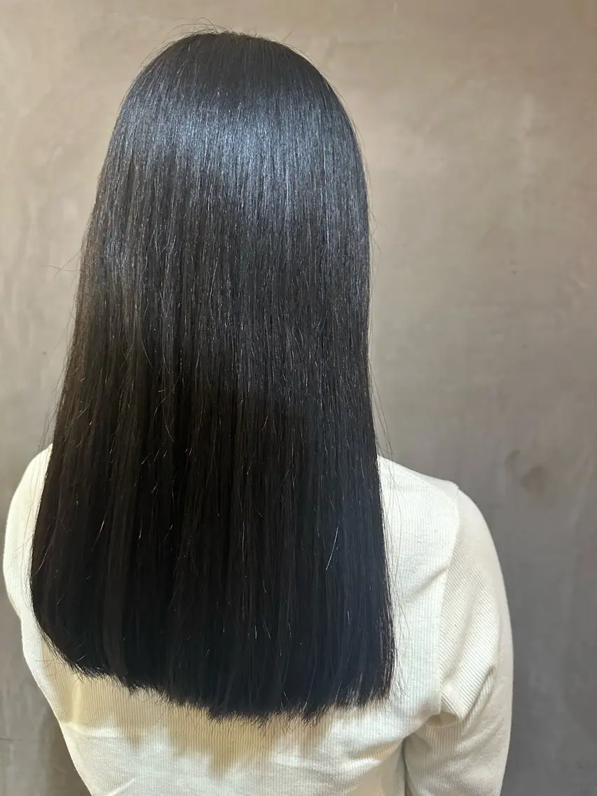 ロング カラー ダブルカラー ハイトーンカラー ボブ 顔周りカット 髪質改善 カット ヘアカラー トリートメント RISE SWELL 江坂momoneのヘアスタイル