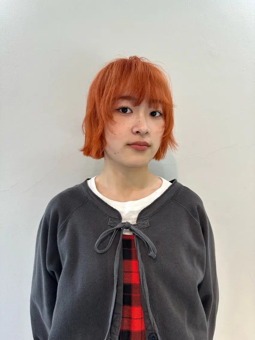 ショート カラー ベージュカラー オレンジ オレンジベージュ カット ヘアカラー 竹中 彩音のヘアスタイル