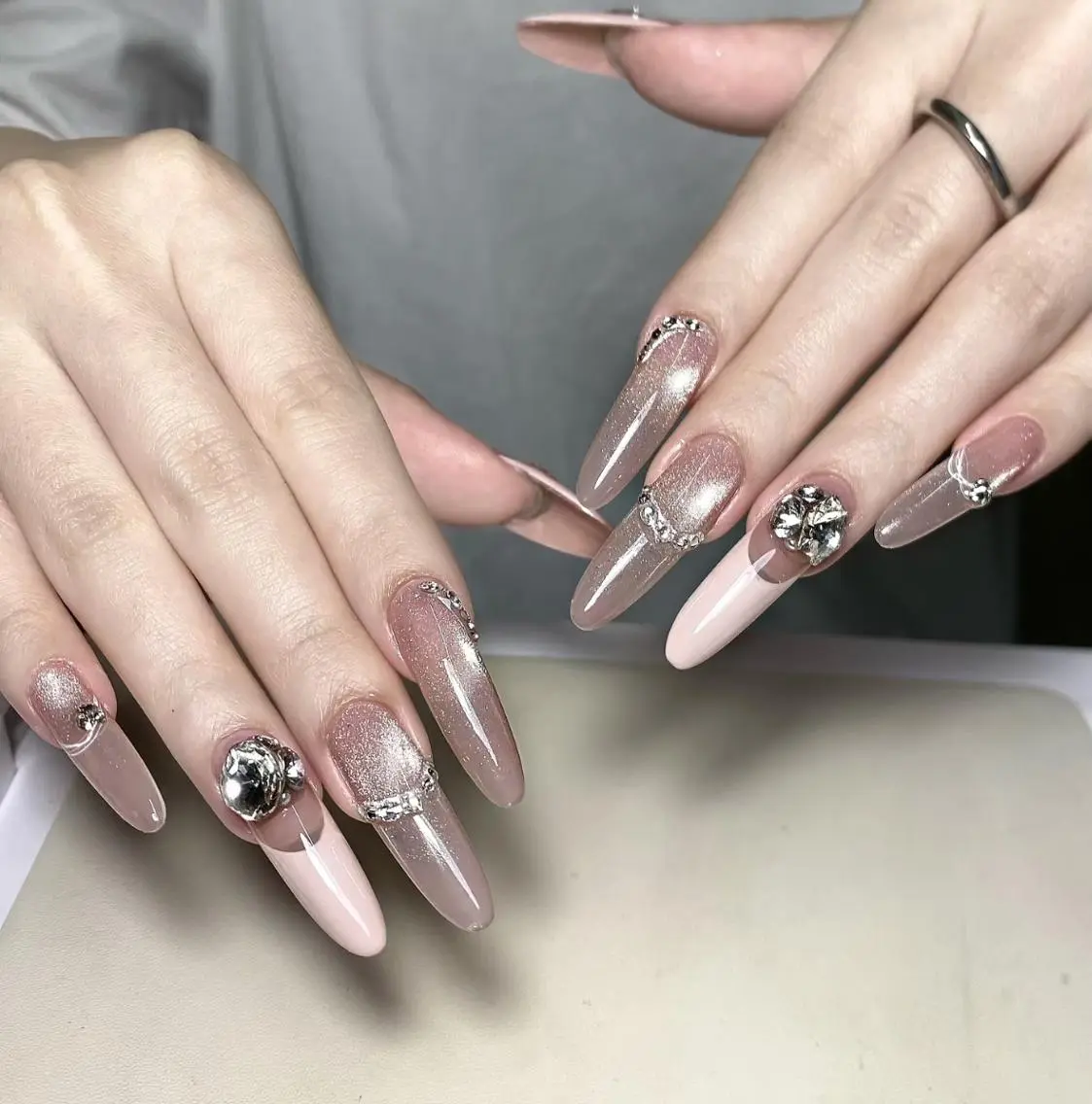 ネイル ハンドネイル 🎀 Ayaka_nailのネイルデザイン
