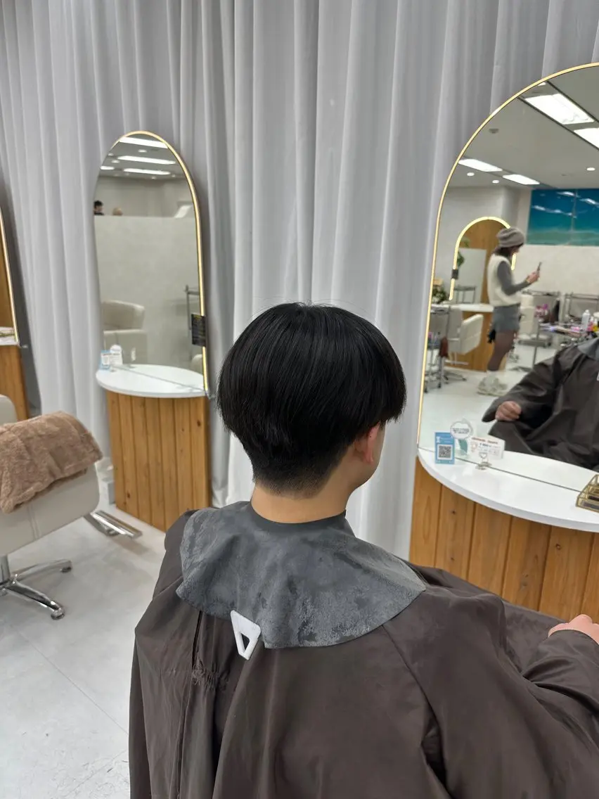 ショート メンズ マッシュ 刈り上げ 大場 賀句のヘアスタイル