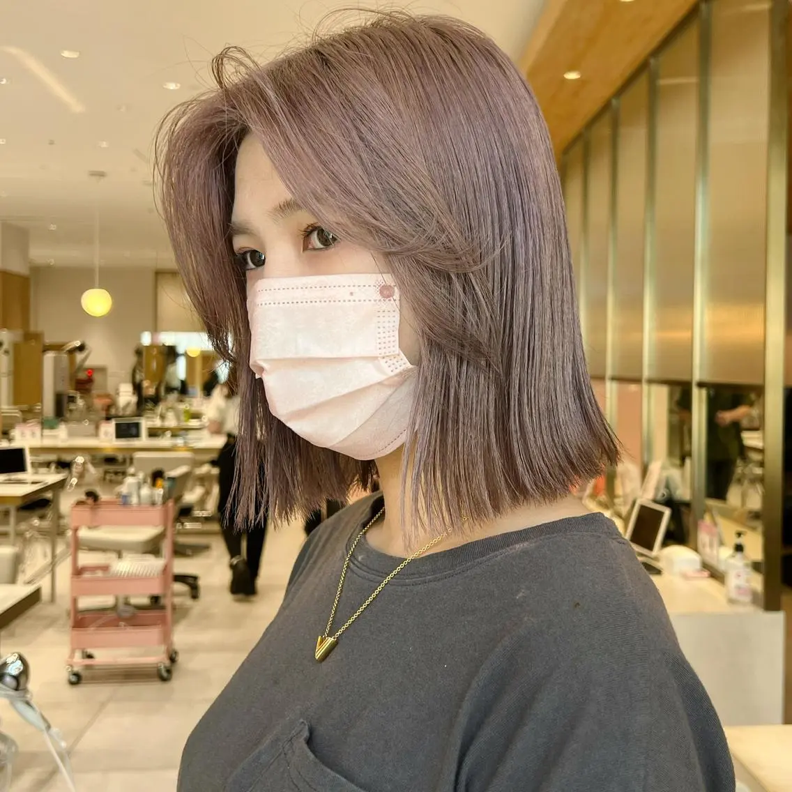 ミディアム カラー グレージュ ボブ カット ヘアカラー トリートメント レイヤー専門家 ダブルカラー修のヘアスタイル