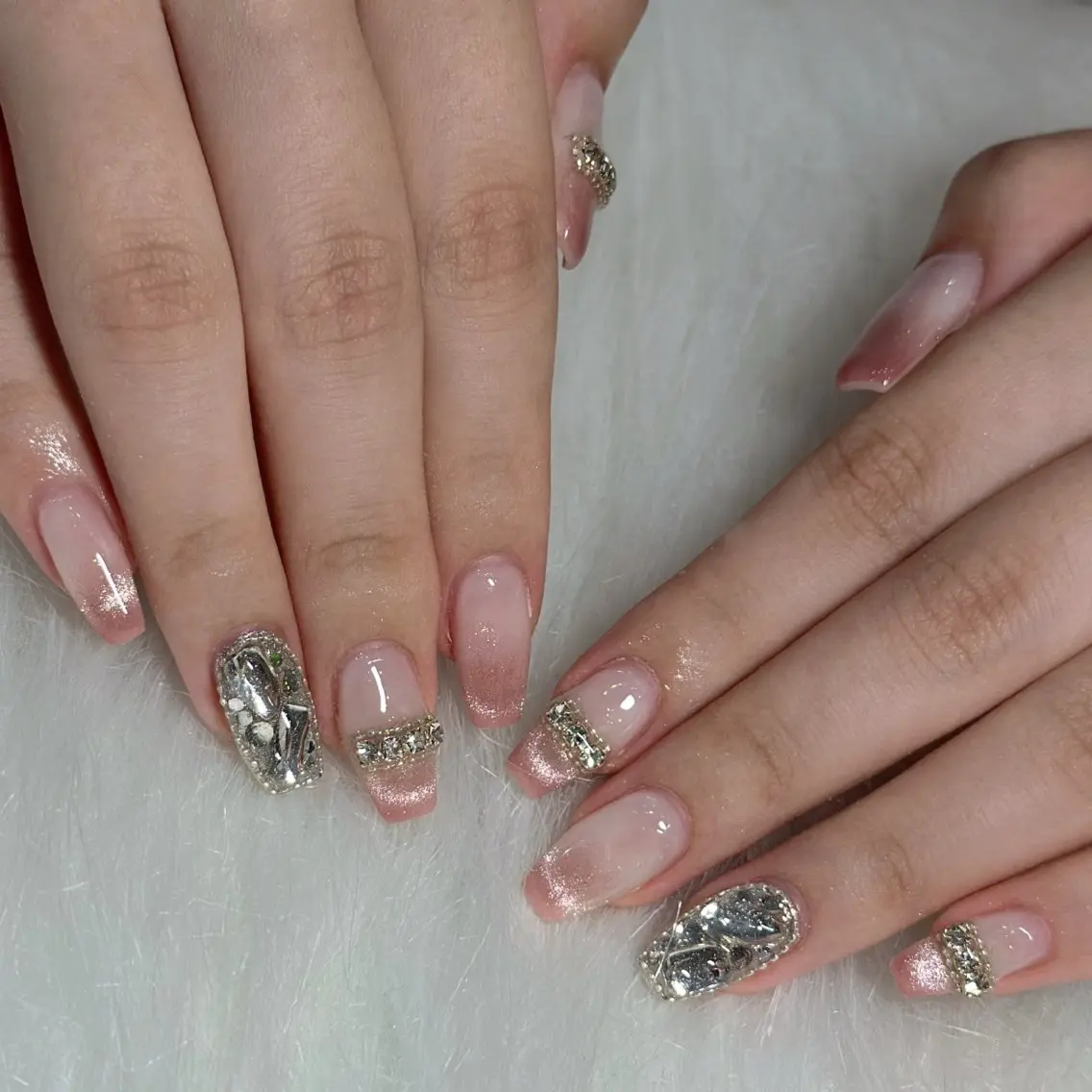 ネイル ハンドネイル フットネイル LAVISH nanamiのネイルデザイン
