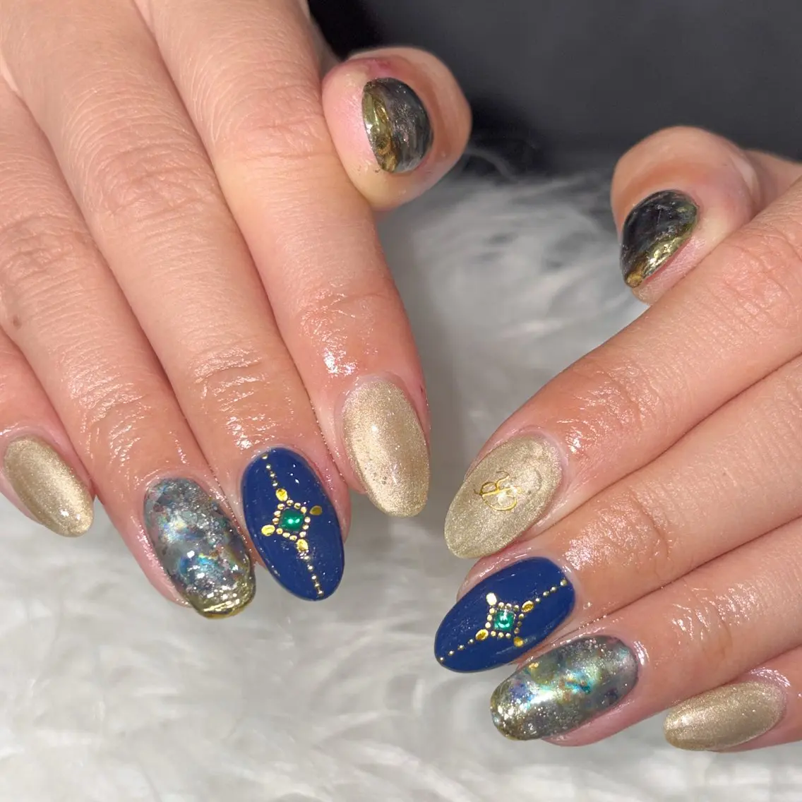 ネイル ハンドネイル LAVISH manaのネイルデザイン