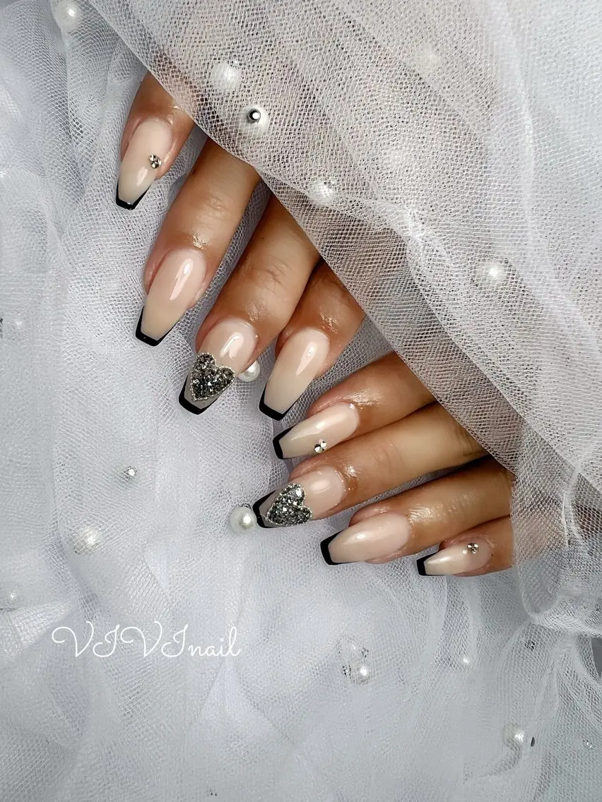 ネイル フレンチネイル ハート ハンドネイル vivi nailのネイルデザイン