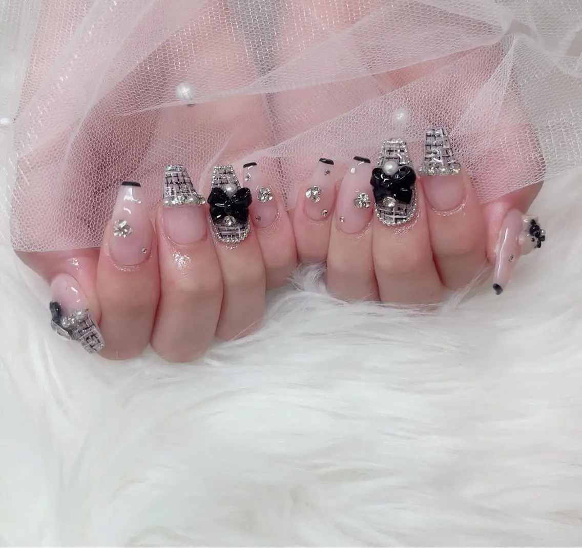 ネイル 成人式 ロングネイル マグネットネイル 大理石ネイル(マーブル) リボン ハンドネイル ZUZU AMEE NAILのネイルデザイン
