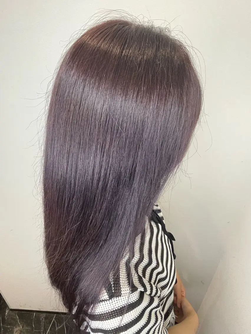 ロング カラー ブリーチ パープルカラー 石崎 瀬那のヘアスタイル