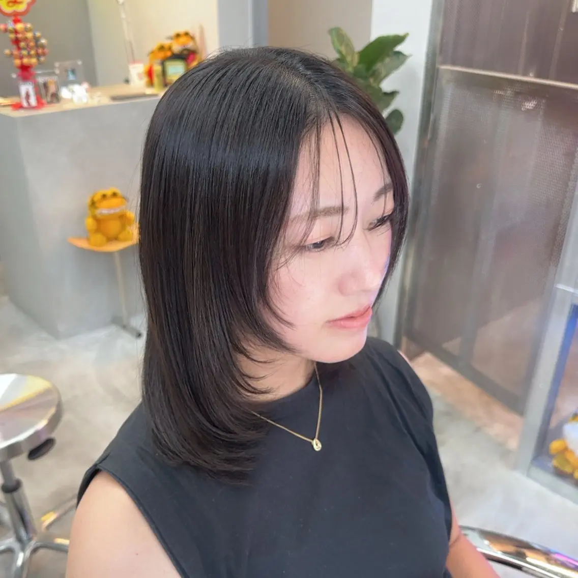 ミディアム カラー 岡野 静華のヘアスタイル