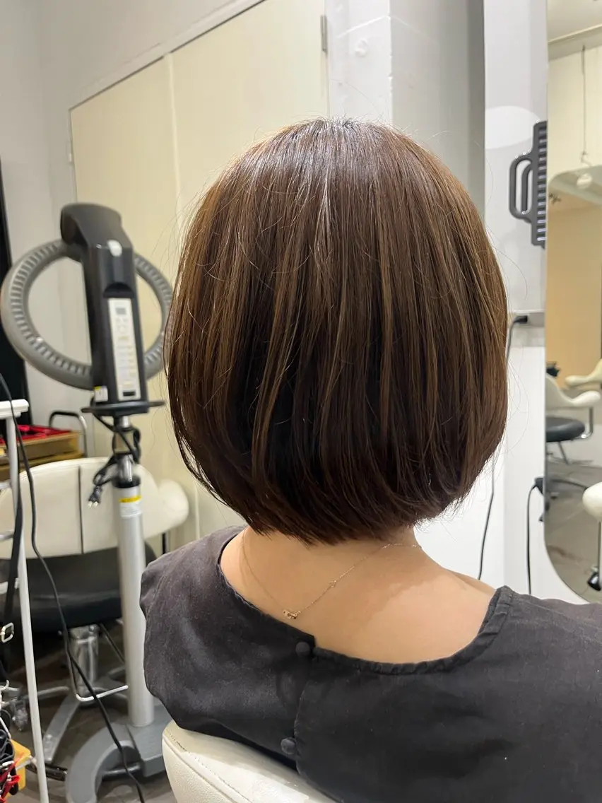 ミディアム カラー カット ヘアカラー トリートメント 透明感カラーショート ボブツムギ♡のヘアスタイル