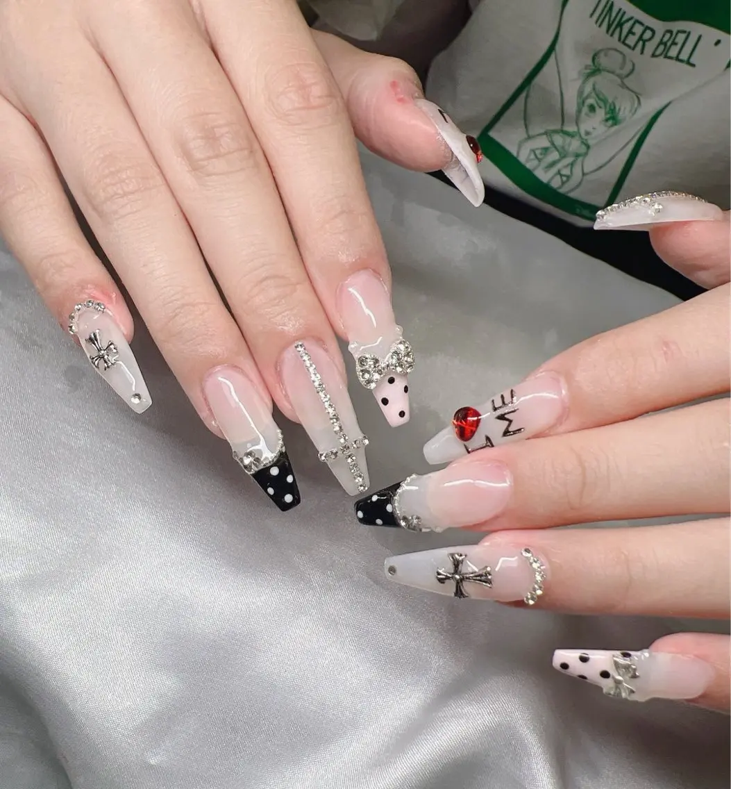 ネイル ハンドネイル Lee Nailsのネイルデザイン