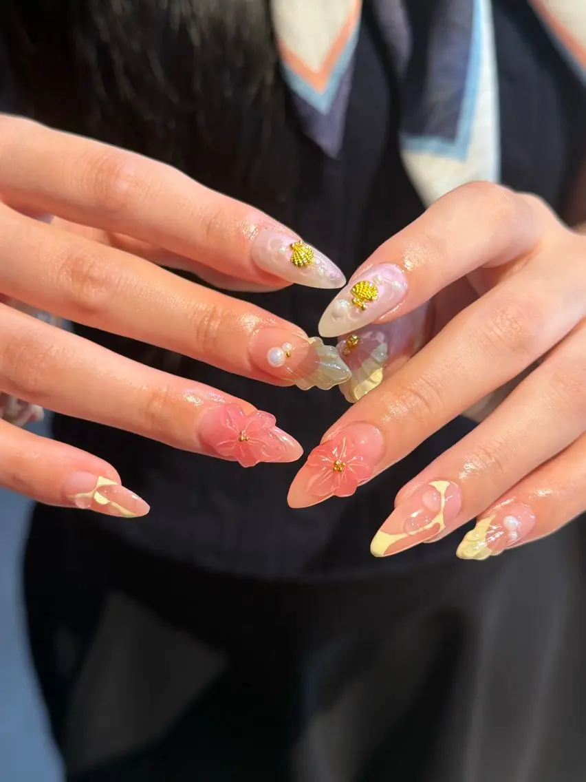 ネイル 黄色 ハンドネイル フットネイル butter flowerのネイルデザイン