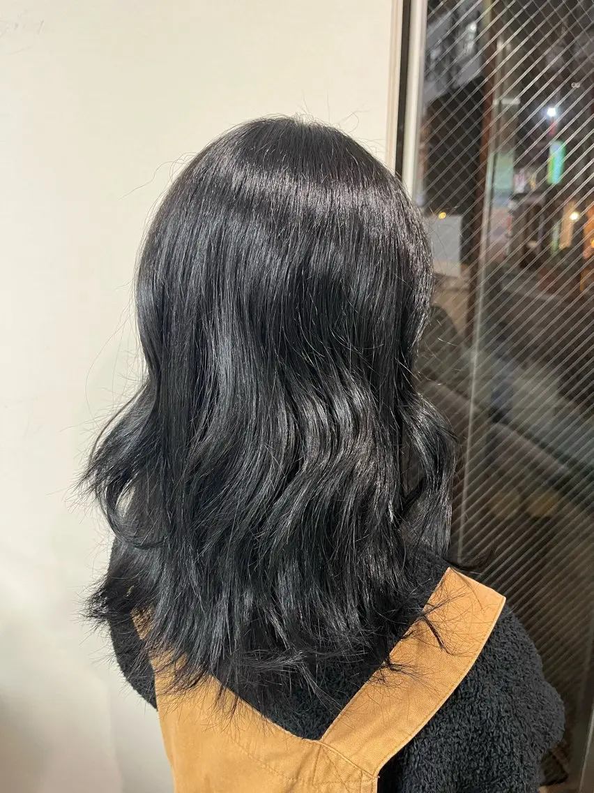 セミロング ☘️上村 ☘️髪質 改善/透明感カラーのヘアスタイル
