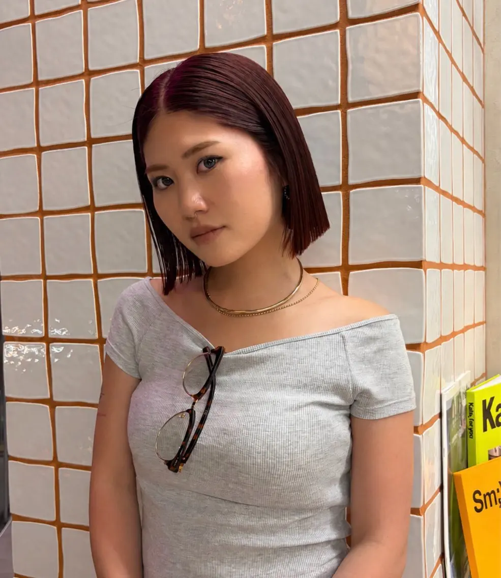 カラー sara ブリーチカラーのヘアスタイル