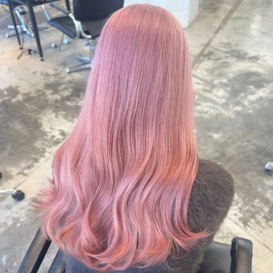 ロング カラー ブリーチ ハイトーンカラー ピンクカラー ヘアカラー トリートメント 🌼動き×透明感🩵 ハイトーン/ナナのヘアスタイル