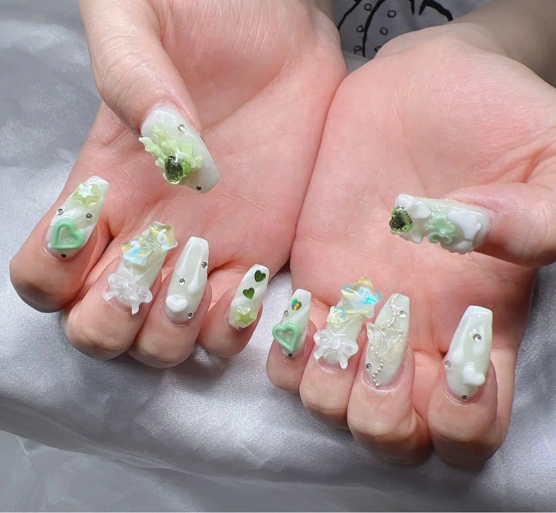 ネイル ハンドネイル Lee Nailsのネイルデザイン