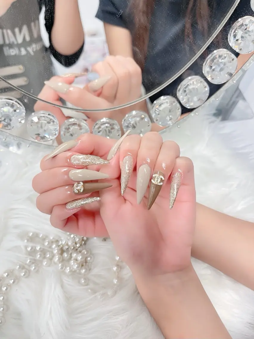 ネイル オーロラネイル チークネイル 桜ネイル クリアネイル ドット ハンドネイル Rin Nail Shinokuboのネイルデザイン