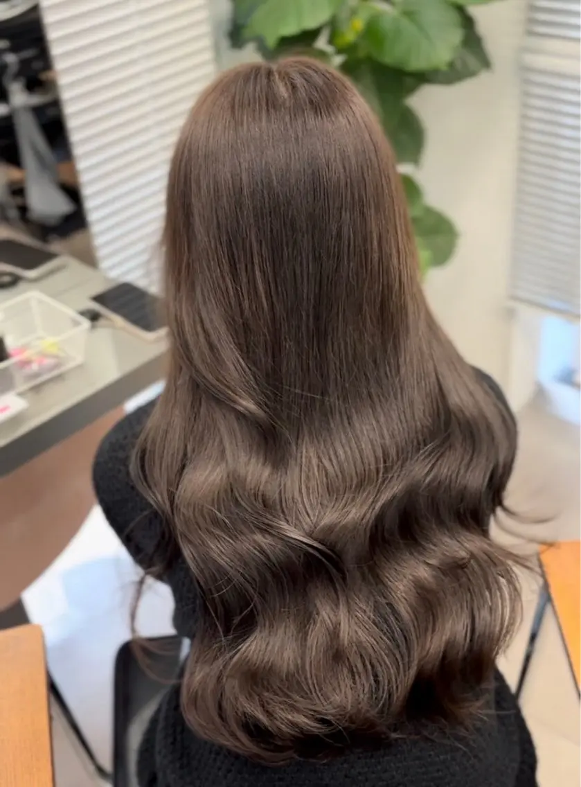 ロング カラー ベージュカラー ブリーチ ブリーチなしカラー 学生 トリートメント 仙台/ベージュ／ 艶カラー／三宅空翔のヘアスタイル