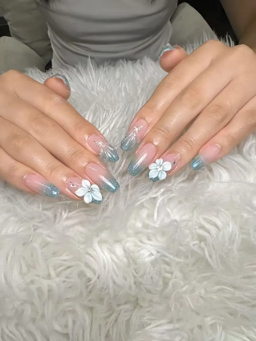 ネイル ENsalon AKIRAのネイルデザイン