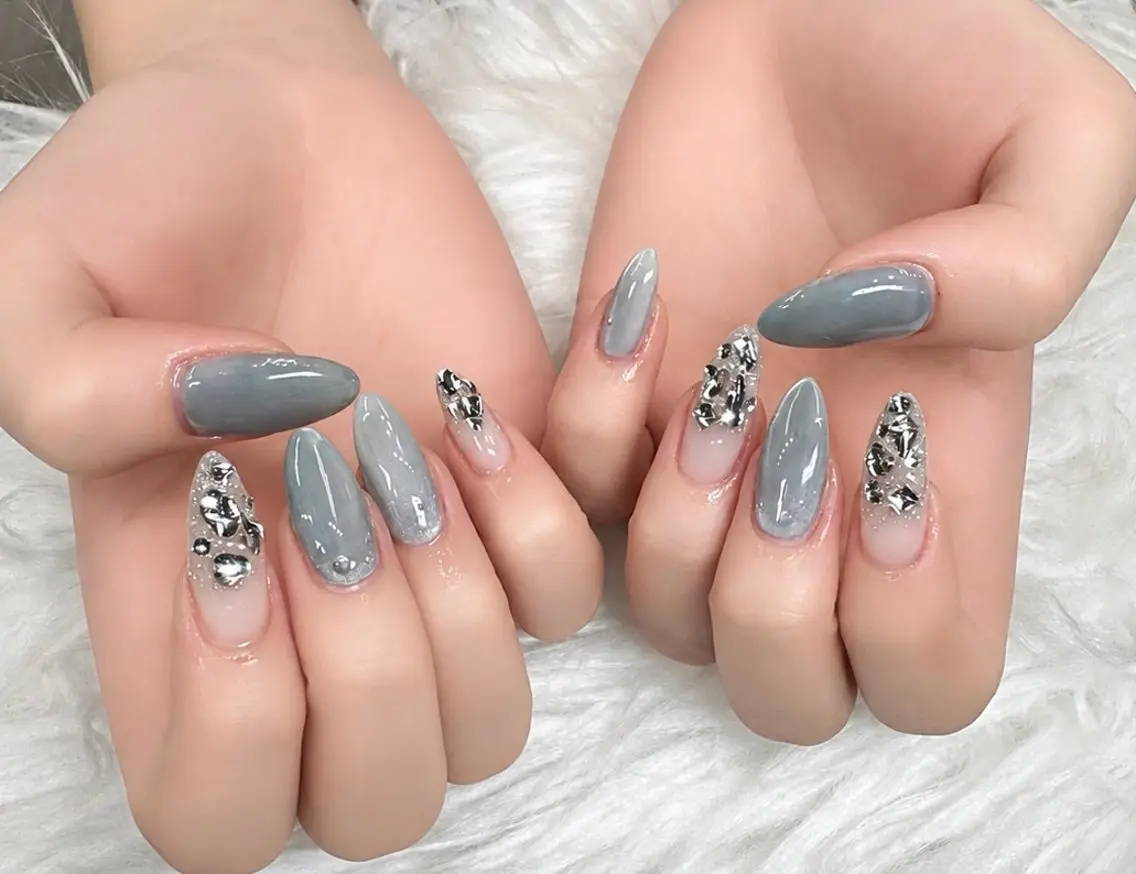 ネイル MIKA RUBY NAIL SLONのネイルデザイン