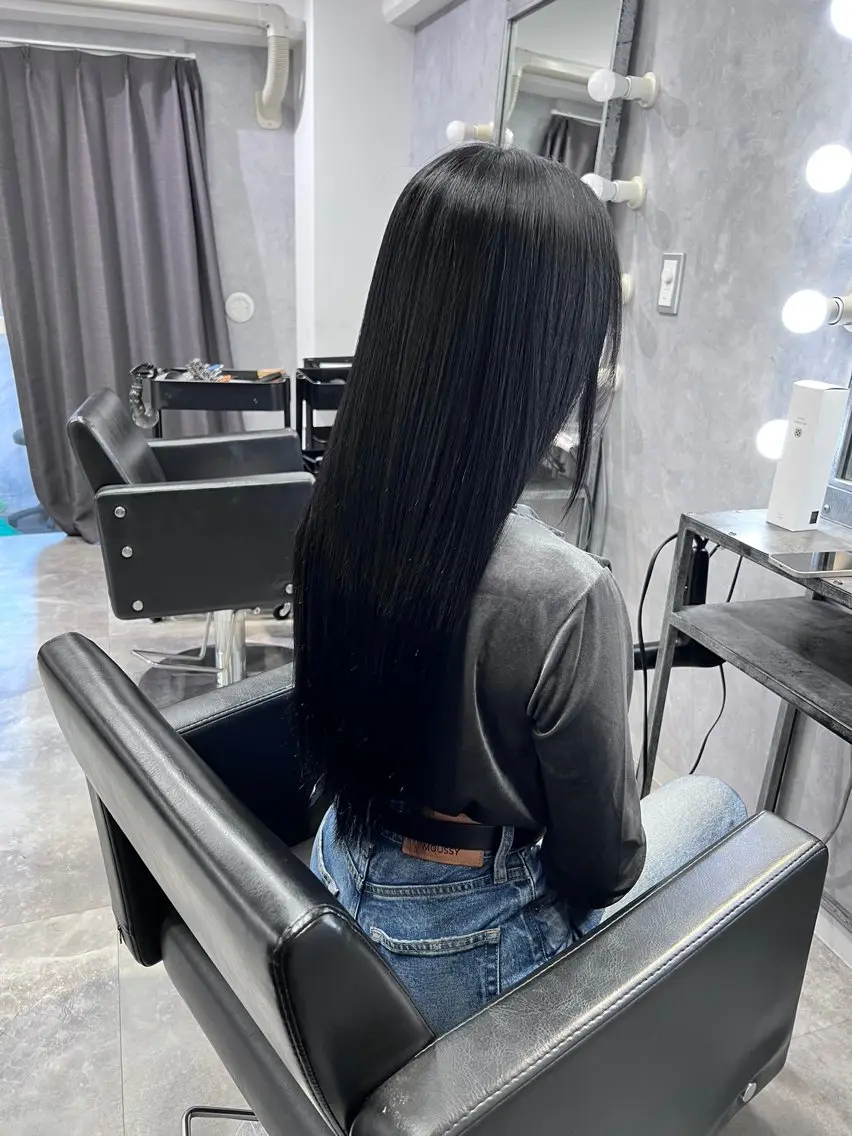 ロング カラー 黒髪 ブリーチ 透明感カラー 顔周りカット レイヤーカット 透明感/レイヤー 🇰🇷tomonaのヘアスタイル