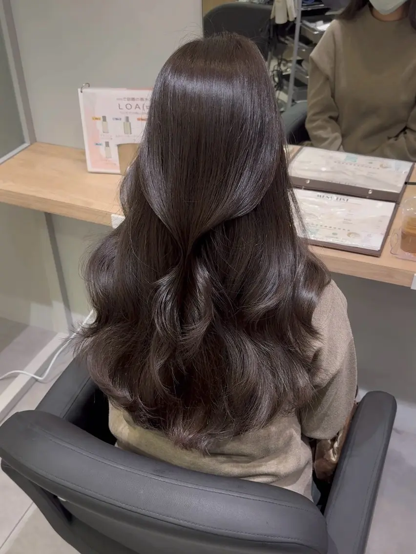 ロング カラー 透明感カラー グレージュ 韓国風ヘア レイヤーカット 小顔カット 片山 輝のヘアスタイル