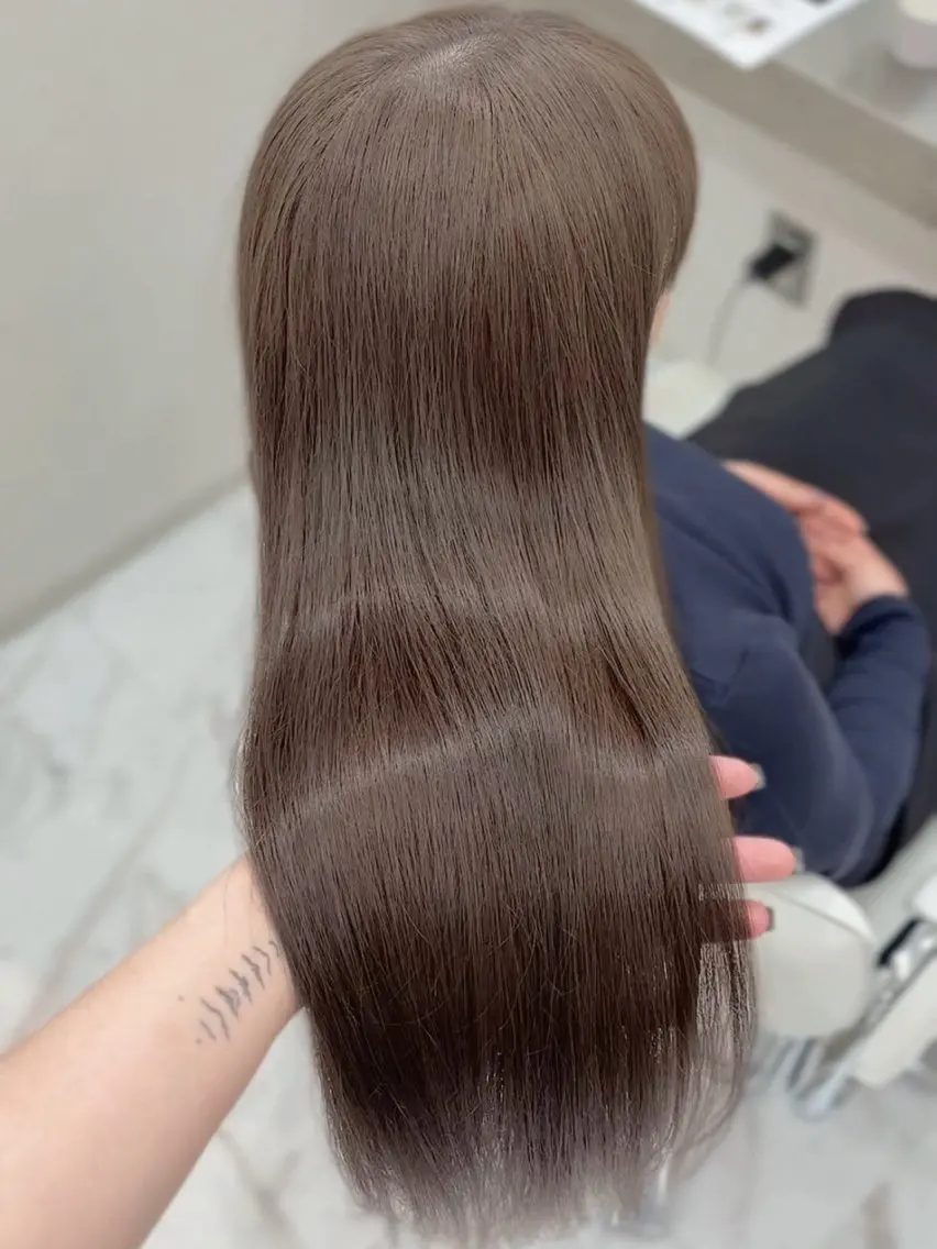 ロング カラー パーマ ベージュカラー ブリーチ 透明感カラー ダブルカラー グレージュ TOMO/ブリーチ 無しオリーブのヘアスタイル