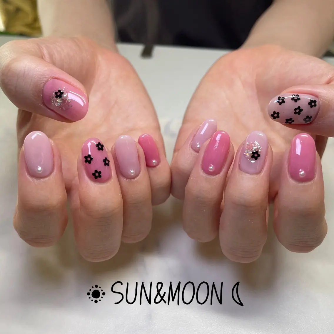 ネイル SUN&MOON REOのネイルデザイン