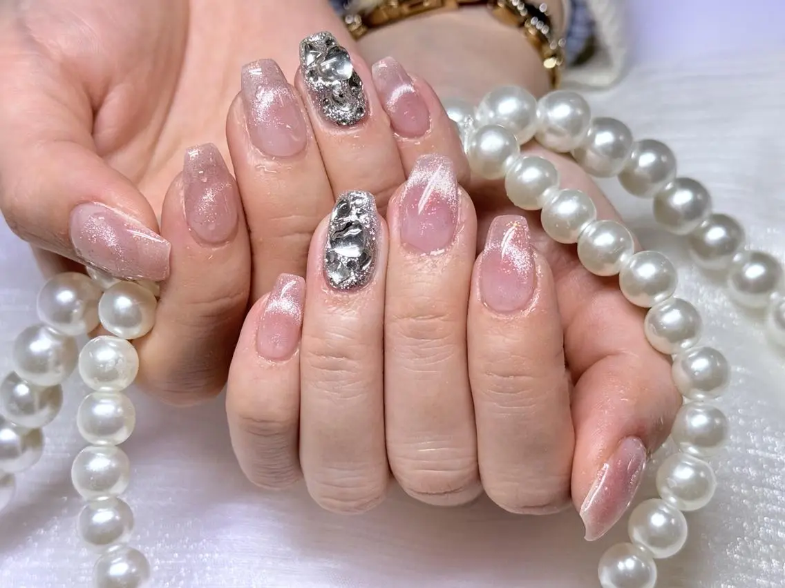 ネイル オーロラネイル 長さ出し フレンチネイル ガーリー キラキラネイル Lucky nail salonのネイルデザイン